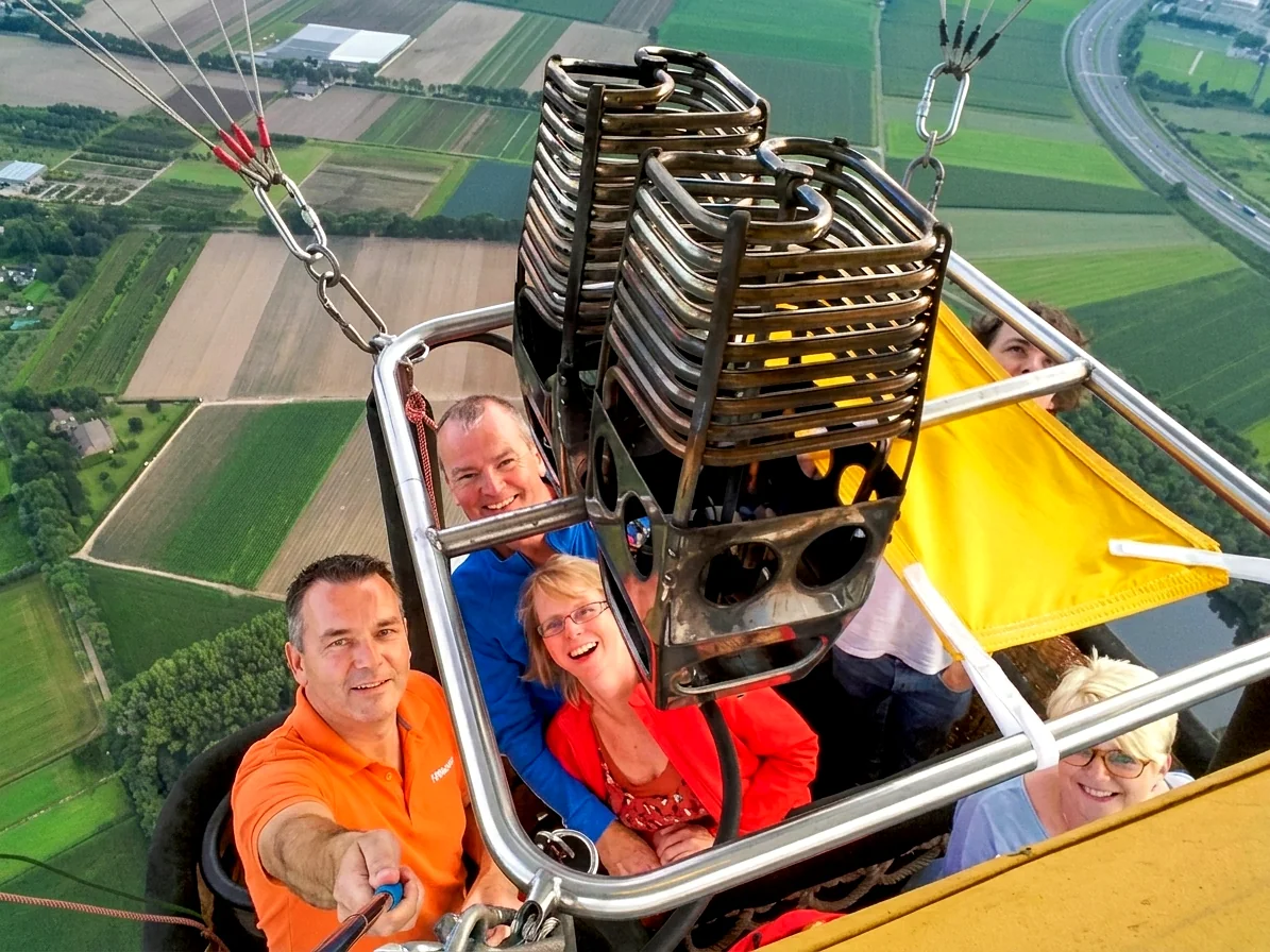 Mariahout met het Mariapark en de bedevaartkerk