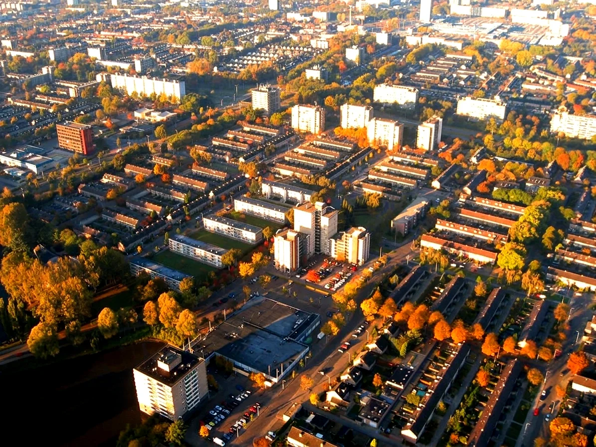Son en Breugel met het Wilhelminakanaal door het centrum